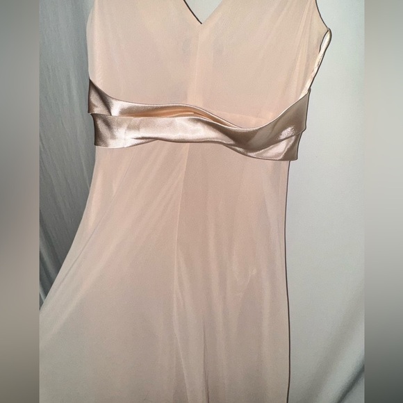 90s Evan Picone Chiffon Cream V-Neck Dress - Picture 12 of 13